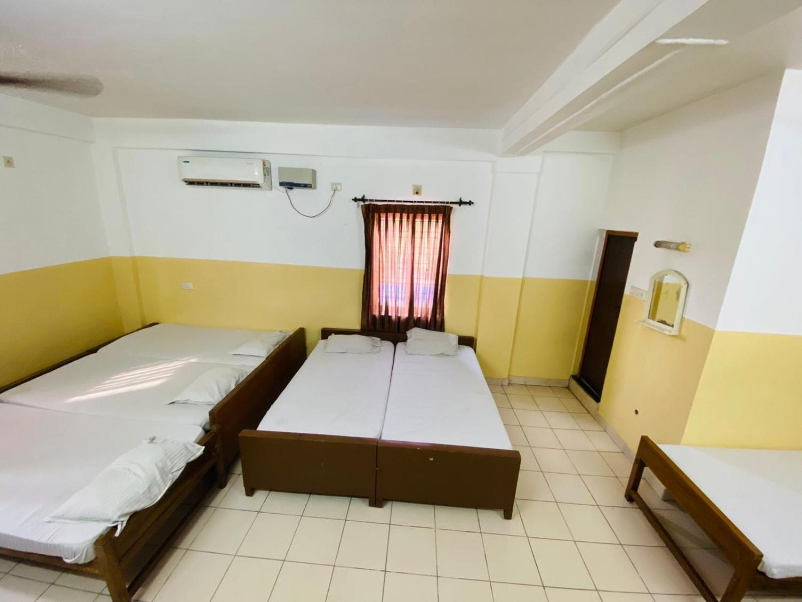 Lotus Grand Residency Hotel Angādipuram Kamer foto